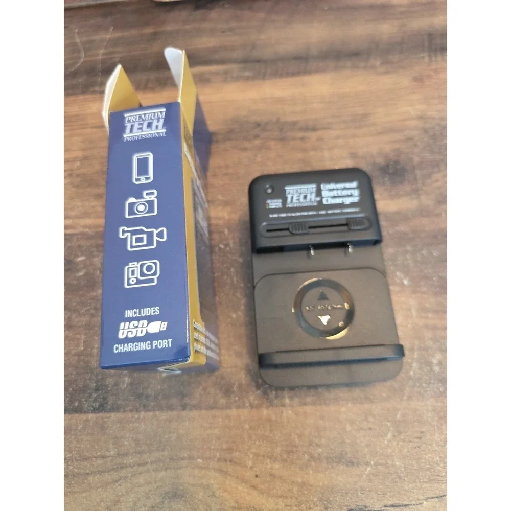 Premium Tech Professional Universal Battery Charger USB Charging Port New in Box